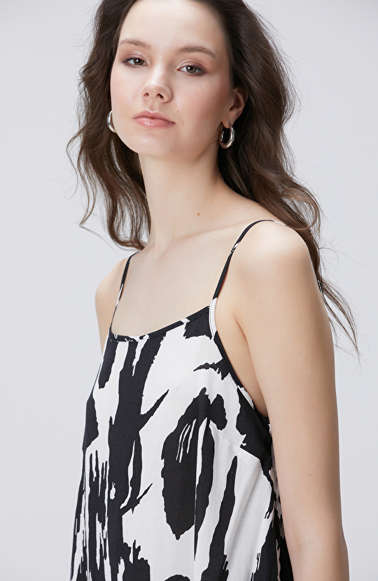 Siyah Beyaz Desenli Keten Elbise