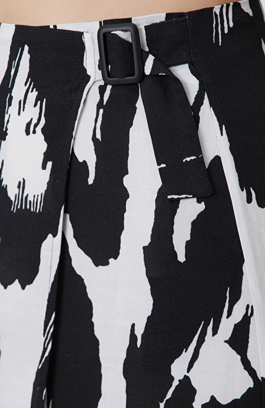 Siyah Beyaz Desenli Keten Etek