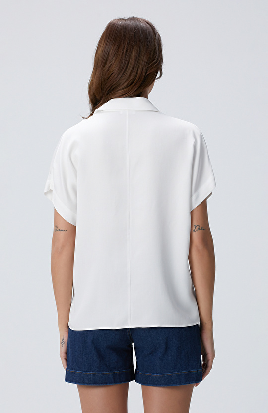 Kırık Beyaz Gömlek