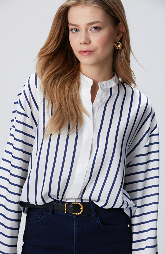 Lacivert Kırık Beyaz Gömlek