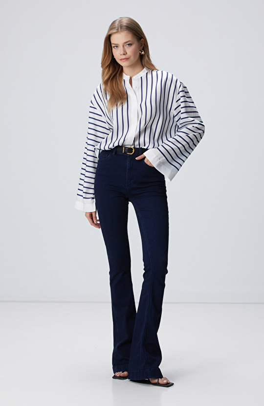 Lacivert Kırık Beyaz Gömlek