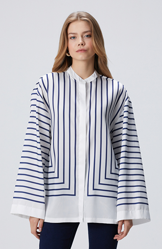 Lacivert Kırık Beyaz Gömlek