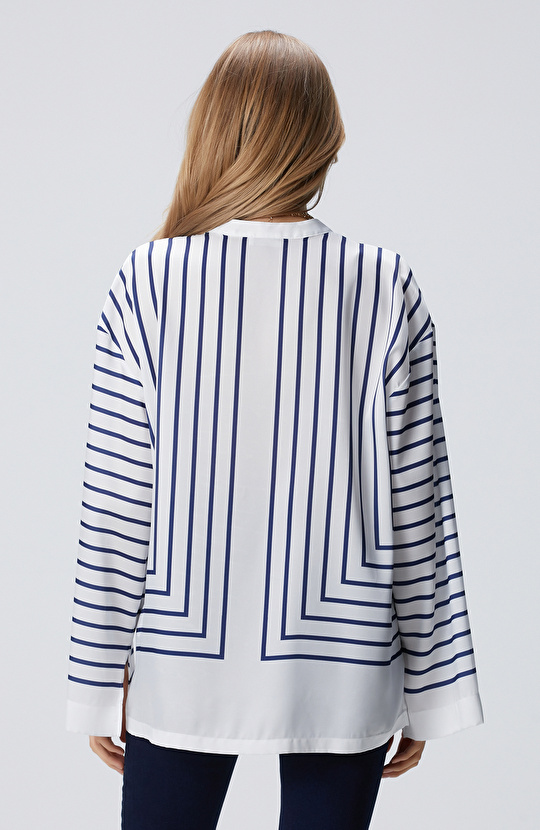 Lacivert Kırık Beyaz Gömlek