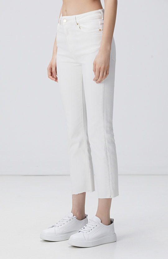 Kırık Beyaz Denim Pantolon