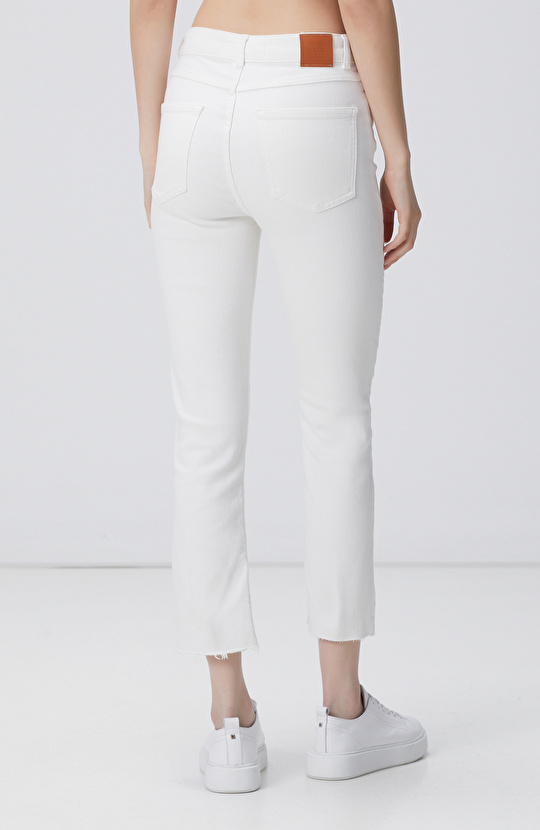 Kırık Beyaz Denim Pantolon