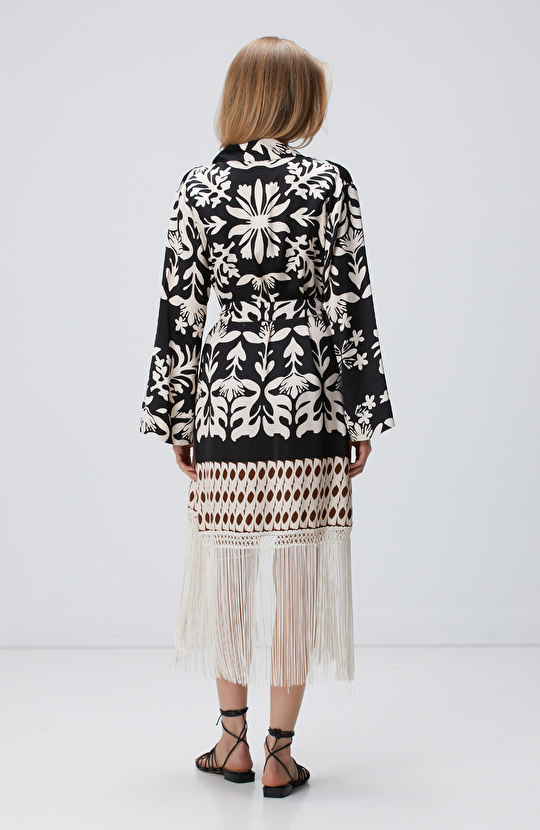 Siyah Püsküllü Desenli Kaftan