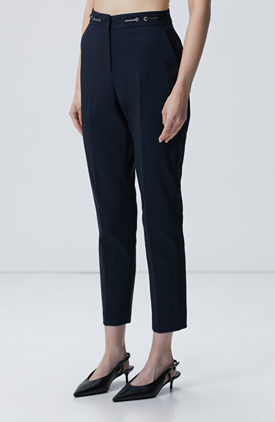 Lacivert Basic Dar Paça Beli Metal Aksesuarlı Pantolon