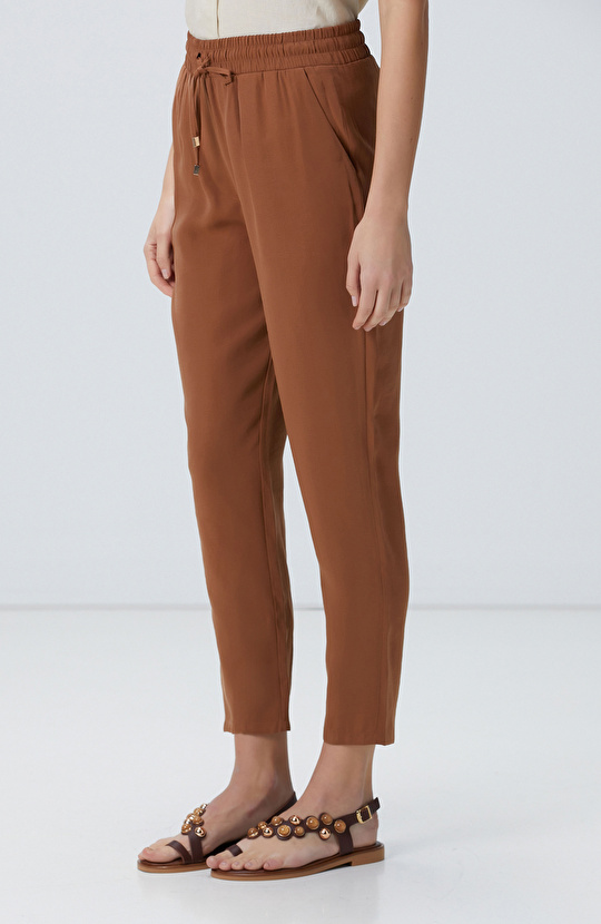 Kahverengi Diyagonal Desenli Pantolon