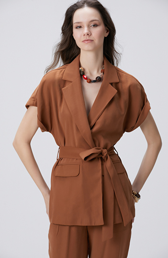 Kahverengi Beli Kuşaklı Ceket Kahverengi Beli Kuşaklı Ceket