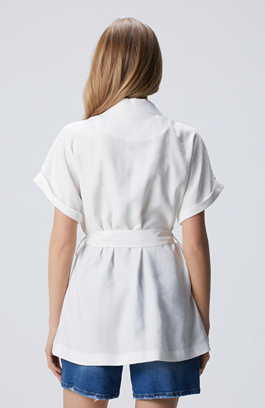 Beyaz Beli Kuşaklı Ceket