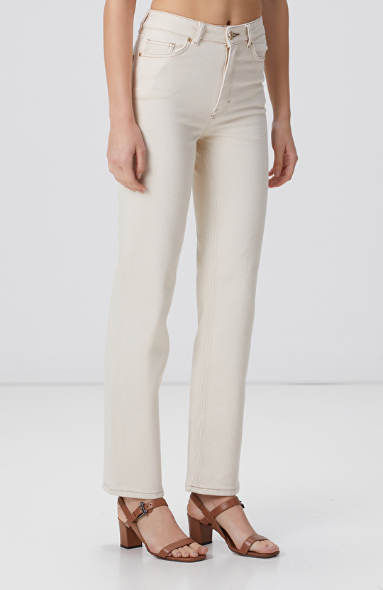 Kırık Beyaz Denim Pantolon