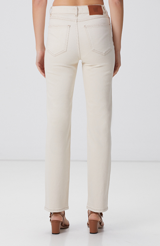 Kırık Beyaz Denim Pantolon