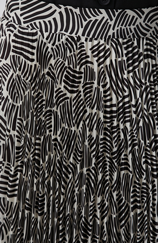 Kırık Beyaz Siyah Desenli Midi Etek