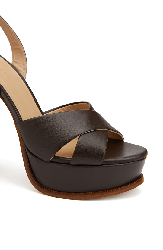 Kahverengi Kadın Deri Sandalet