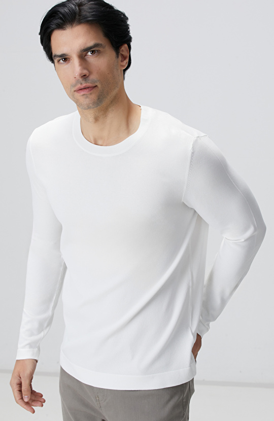 Kırık Beyaz Triko Kazak