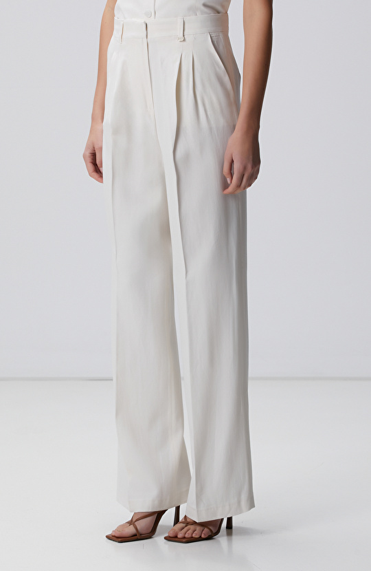 Kırık Beyaz Pantolon