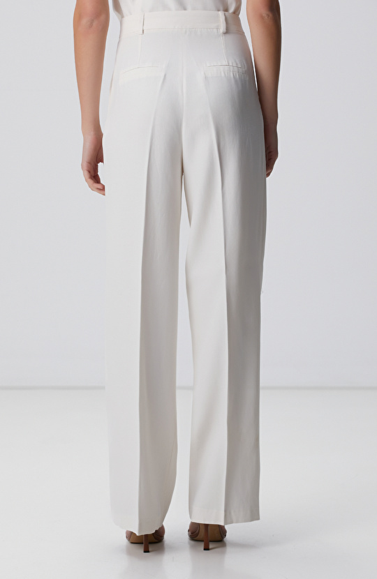 Kırık Beyaz Pantolon