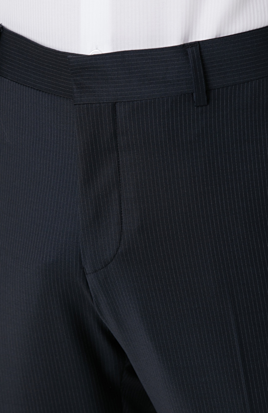 Siyah Çizgi Desenli Yün Karışımlı Takım Elbise