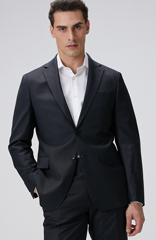 Siyah Çizgi Desenli Yün Karışımlı Takım Elbise