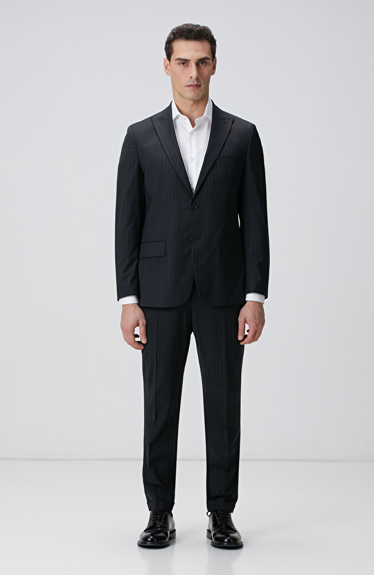 Siyah Çizgi Desenli Yün Karışımlı Takım Elbise