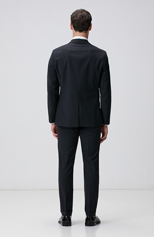 Siyah Çizgi Desenli Yün Karışımlı Takım Elbise