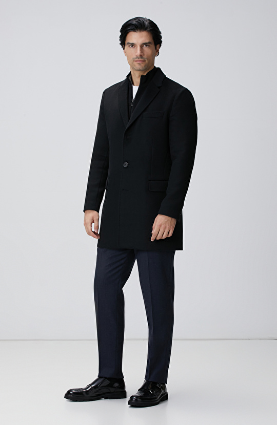 Siyah Yakası Fermuarlı Triko Kazak