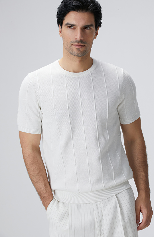 Beyaz Jakarlı Triko Kazak