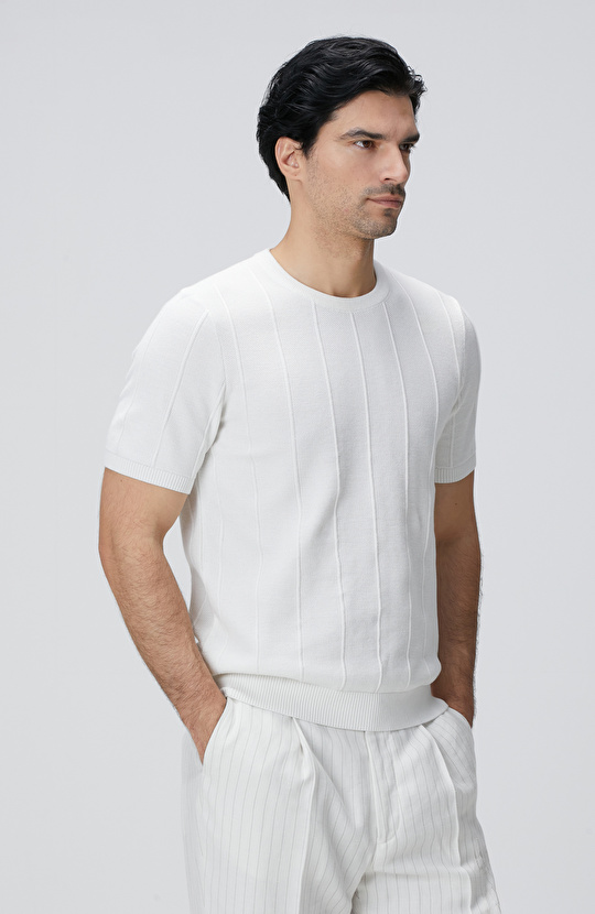 Beyaz Jakarlı Triko Kazak