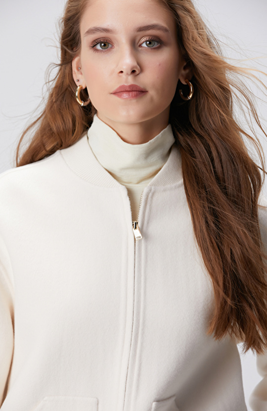 Limited Kırık Beyaz Yün Mont