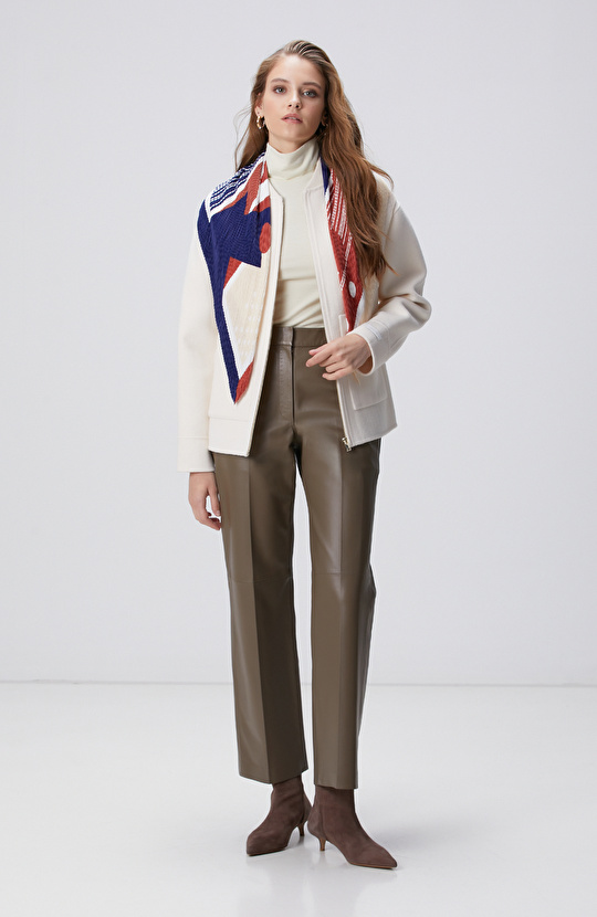 Limited Kırık Beyaz Yün Mont