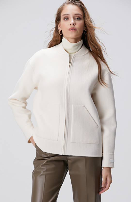 Limited Kırık Beyaz Yün Mont