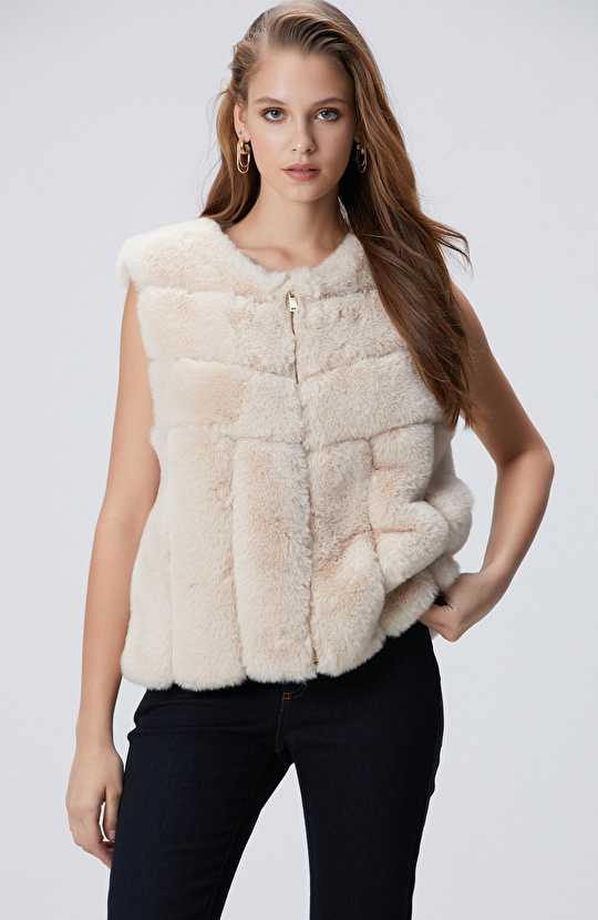 Bej Kesik Detaylı Yelek