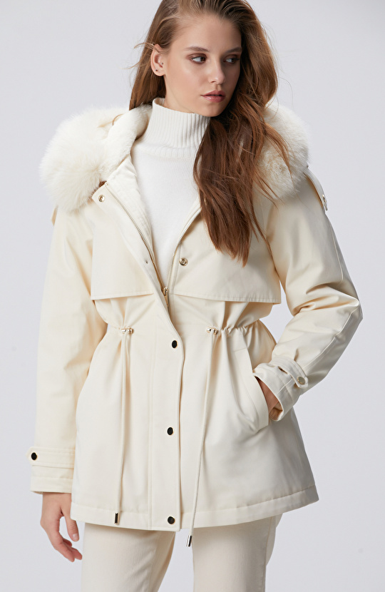 Kırık Beyaz Kapüşon Yakalı Kaban