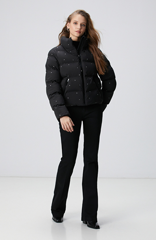 Siyah Taşlı Puffer Mont