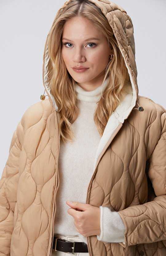 Camel Kapitone Desenli Kapüşonlu Kaban