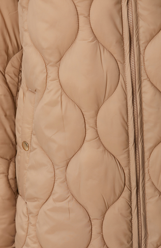 Camel Kapitone Desenli Kapüşonlu Kaban