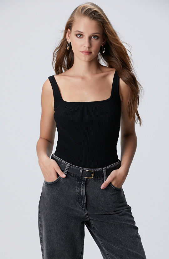 Siyah Askılı Triko Atlet