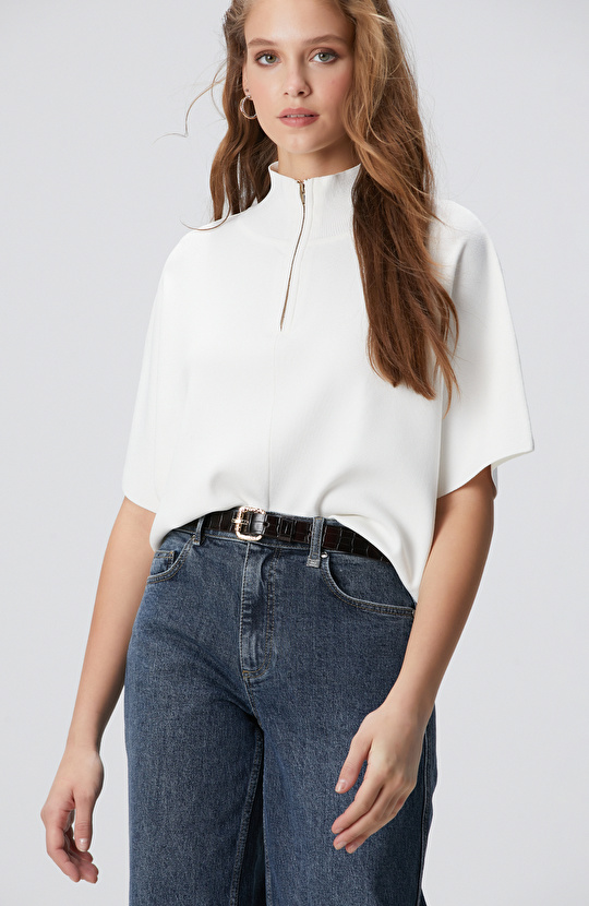 Kırık Beyaz Dökümlü Basic Triko Kazak