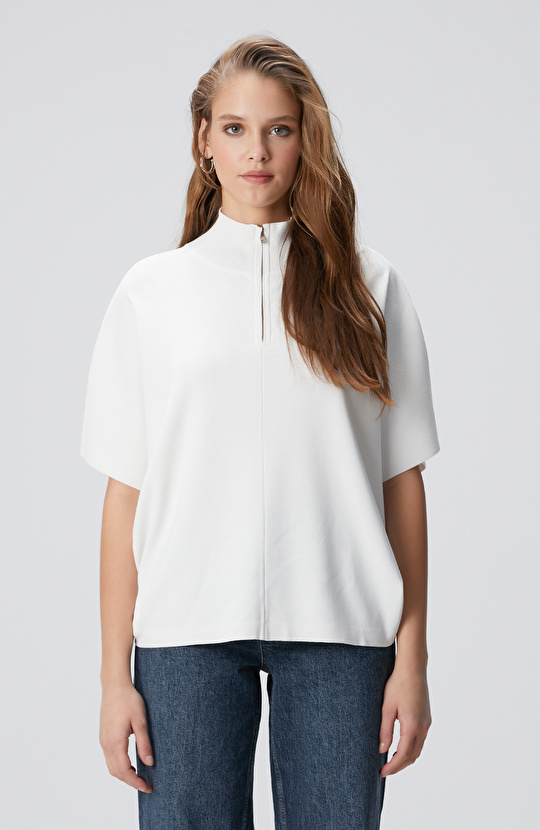 Kırık Beyaz Dökümlü Basic Triko Kazak