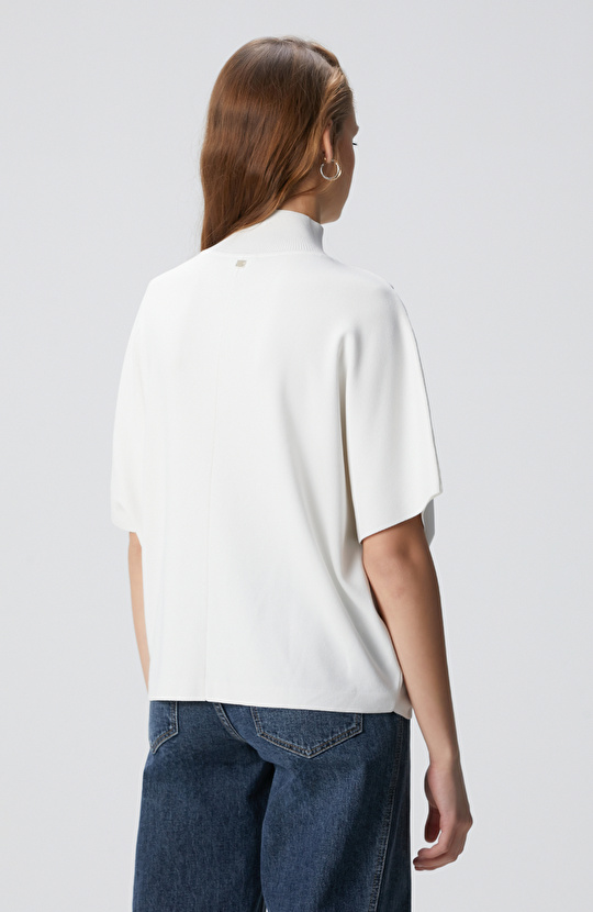 Kırık Beyaz Dökümlü Basic Triko Kazak