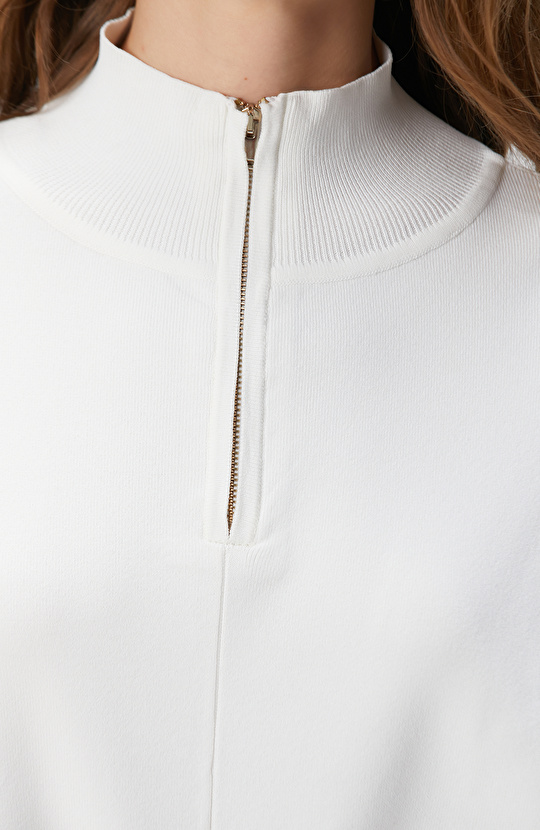 Kırık Beyaz Dökümlü Basic Triko Kazak