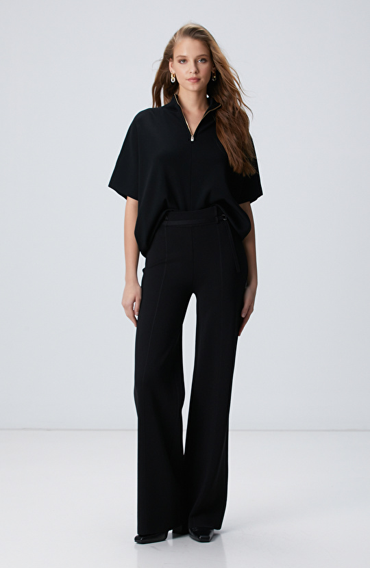 Siyah Dökümlü Bol Paça Triko Pantolon