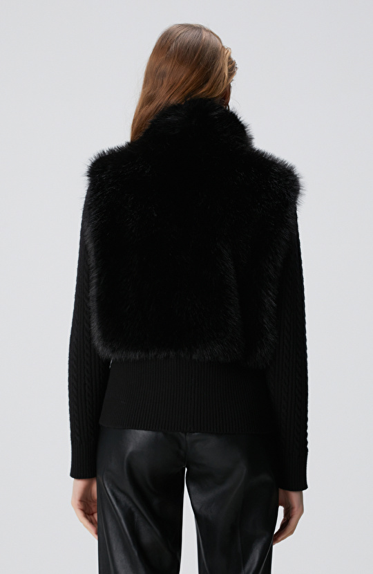 Siyah Suni Kürk Detaylı Triko Mont