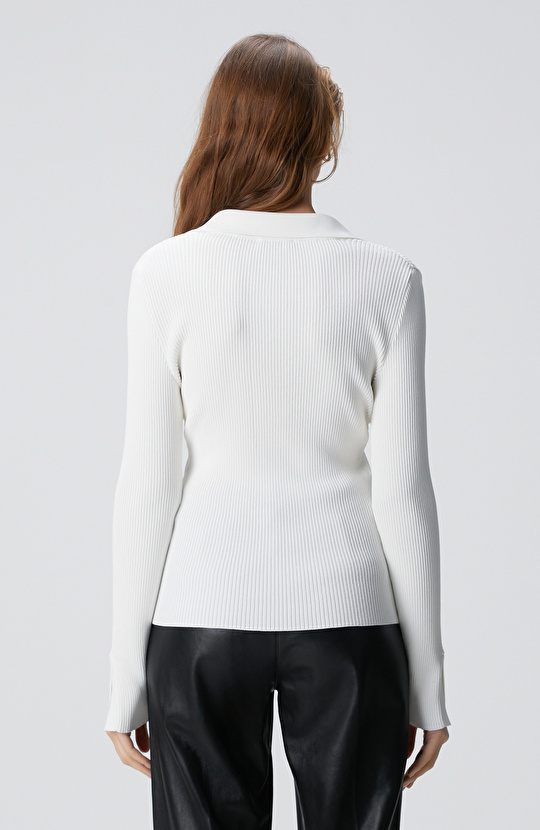 Kırık Beyaz Düğme Detaylı Triko Kazak