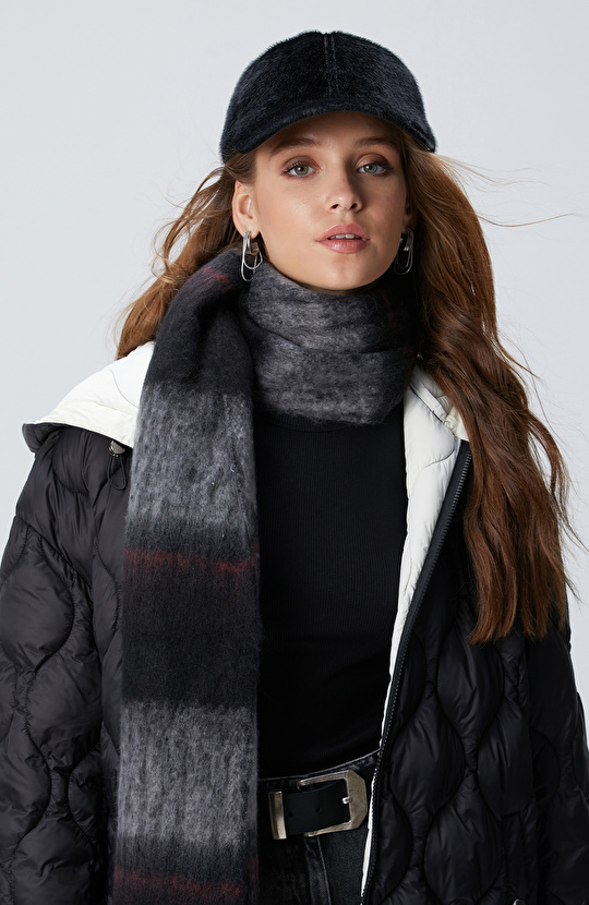 Siyah Deri Karışımlı Kadın Şapka