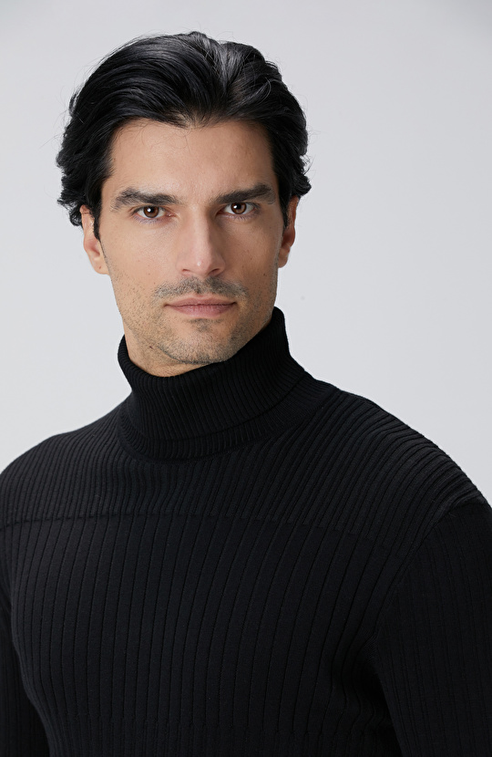 Siyah Balıkçı Yaka Triko Kazak