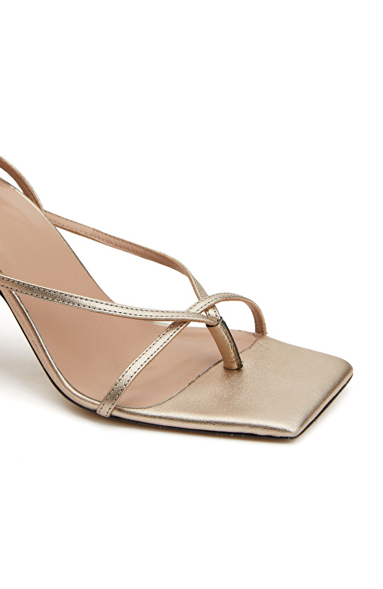 Altın Rengi Kadın Deri Sandalet