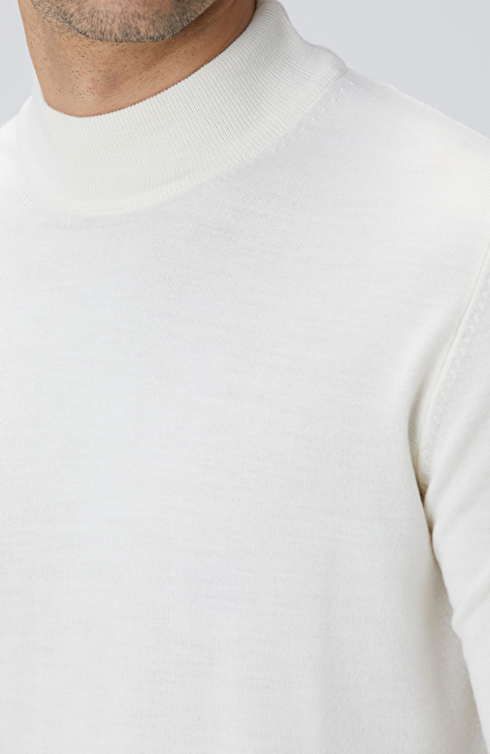 Beyaz Yün Karışımlı Kazak