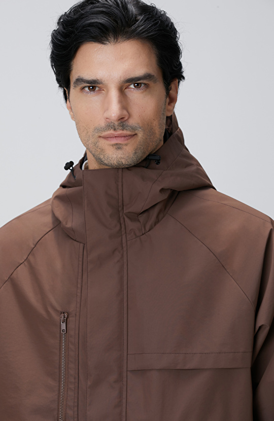 Kahverengi Kapüşonlu İnce Mont