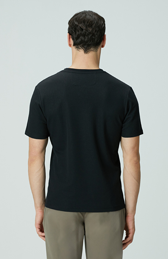 Siyah Bisiklet Yaka Jakarlı T-shirt